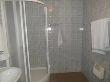 Фото номера Улучшенный двухместный номер с 1 кроватью Отель Hotel Rebir г. Даугавпилс 3